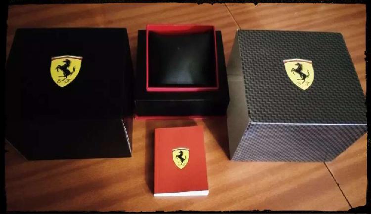 Estuche legítimo de reloj Scuderia Ferrari -