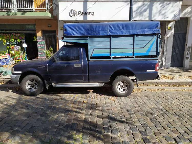 Ford Ranger 4x2 con caja mudancera