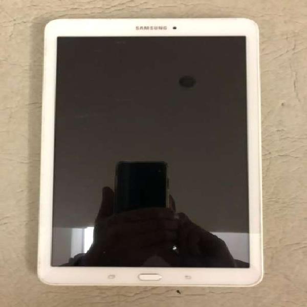Tablet Samsung Galaxy Tab E de 9,6” SM-T560 para reparar o