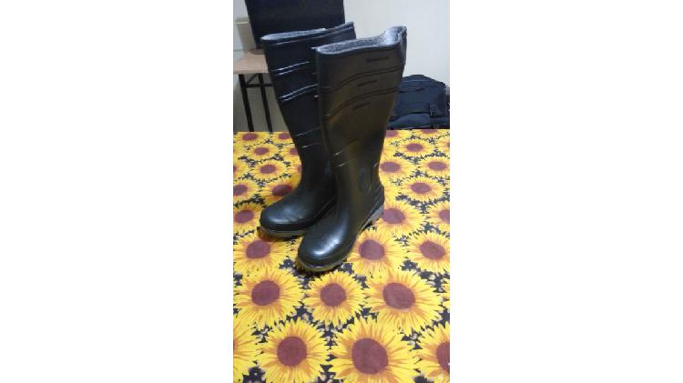 vendo botas de goma industrial número 37/38 nuevas a