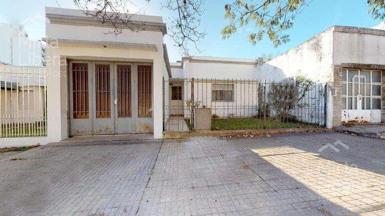 Casa en Venta-Calle 27 38 y 39- La Plata