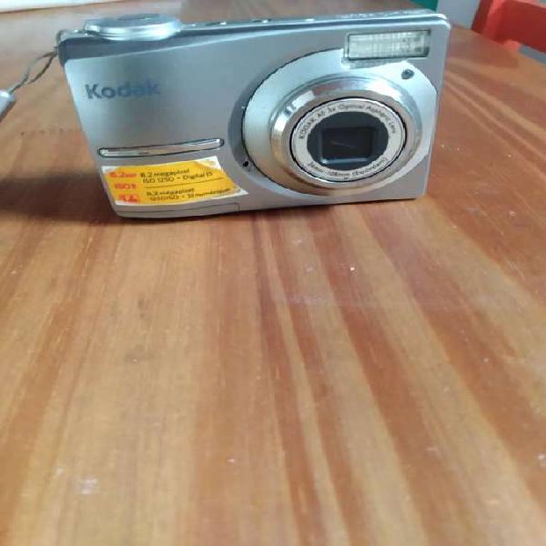 Máquina de Fotos Kodak Easy ShareC813