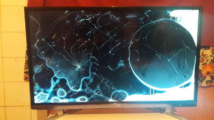 SMART TV KEN BROWN 32" modelo KB-32-2260) pantalla rota