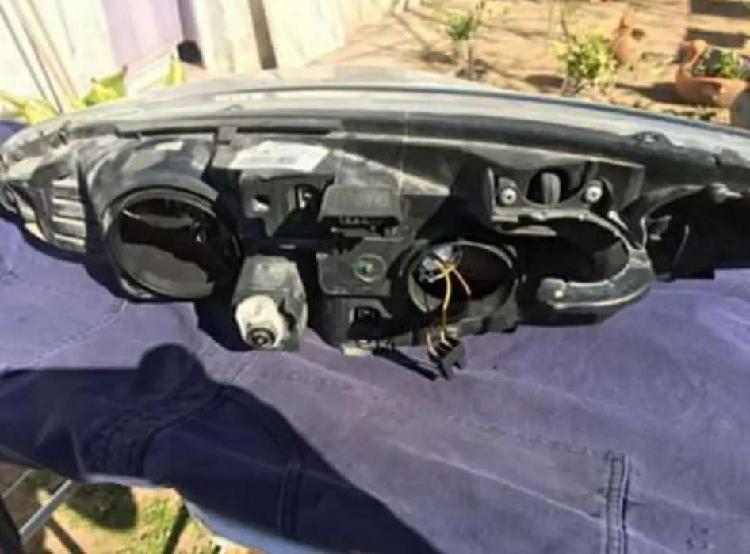 Vendo optica y faro auxiliar de Peugeot 40