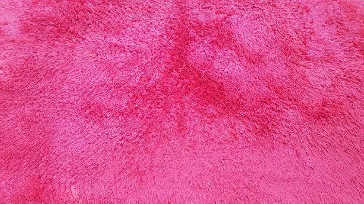 Alfombra 2 x 2.50 mtros color rojo oscuro