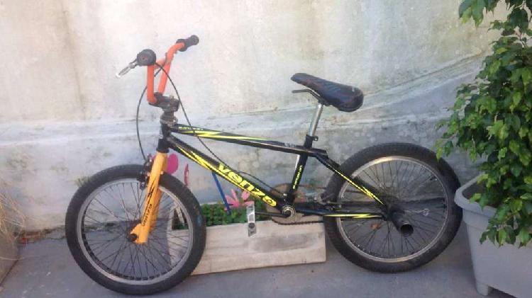 Bicicleta BMX