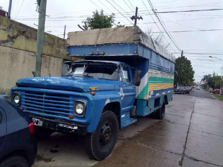 Camion Ford 600 motor Perkins