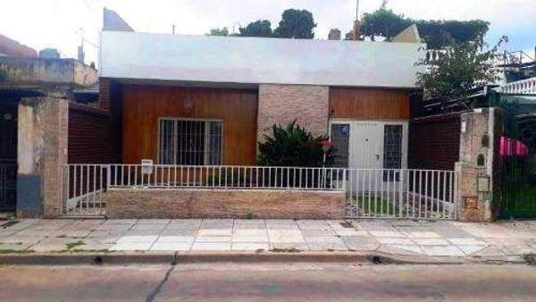 Lagos Garcia, Luis 900 - Casa en Venta en Liniers, Capital