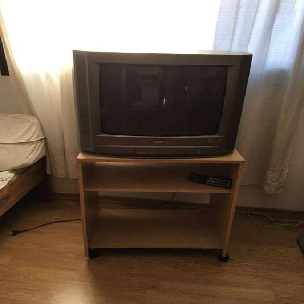 Vendo Televisor Sanyo 20 pulgadas (Contro remoto andando)