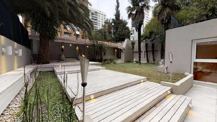 Venta departamento de 4 dormitorios en Belgrano con jardín