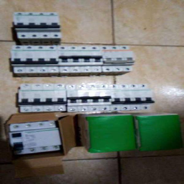 vendo varios materiales electricos nuevos( solo lo que se ve