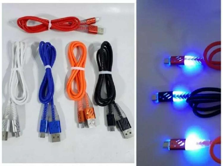 CABLE V8 CON LUZ LED