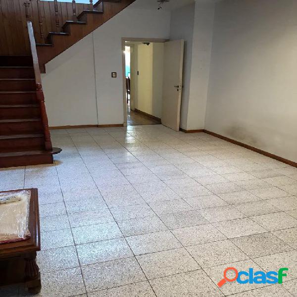 CASA 6 AMBIENTES CON TERRAZA EN ZELARRAYAN 6100