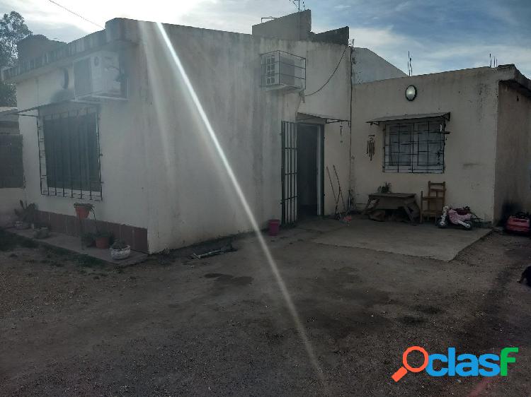 CASA EN VENTA DE 3 DORMITORIOS EN VILLA SAN NICOLAS