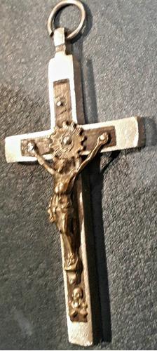 Cruz Crucifijo Con Cristo Metal Plateado Y Madera Cedro