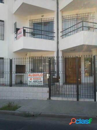 DEPARTAMENTO EN ALQUILER CON COCHERA