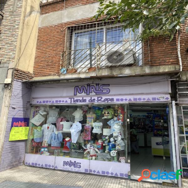 EXCELENTE LOCAL S/AV. Y PARADAS DE COLECTIVOS!!!