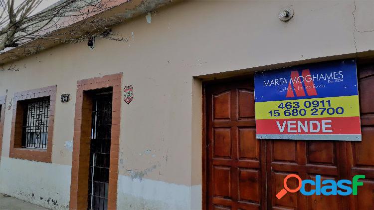 LOTE CON CASA A REFACCIONAR Y/ O DEMOLICIÓN