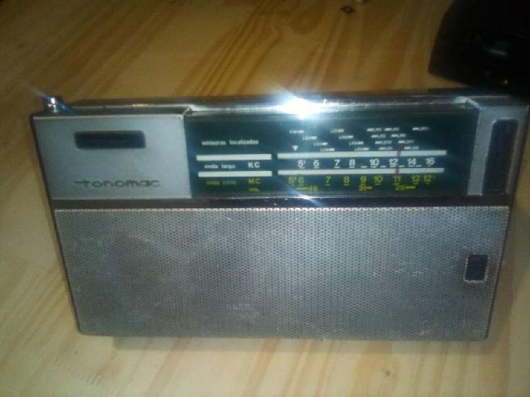 Tonomac Lark 2am Oc Vintage Radio