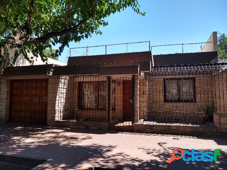 VENDO CASA EN CUARTA SECCIÓN OESTE, MENDOZA