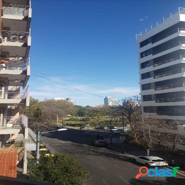 VENTA 2 AMB. A LA CALLE. AMPLIO BALCON. VISTA PLAZA MITRE