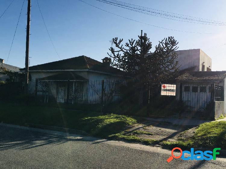 Venta oportunidad casa 3 amb + dpto y garage