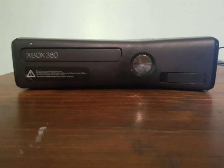 Xbox 360 S (250GB) + 6 juegos originales