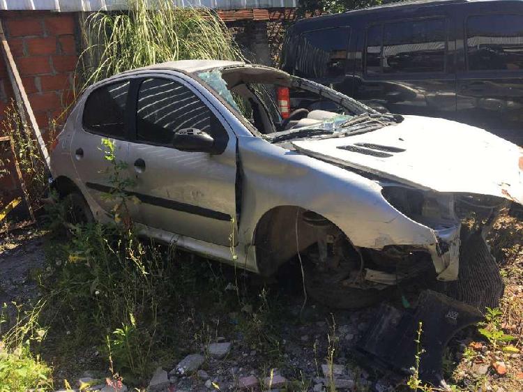 chocado peugeot 206 1,4 dado de baja total