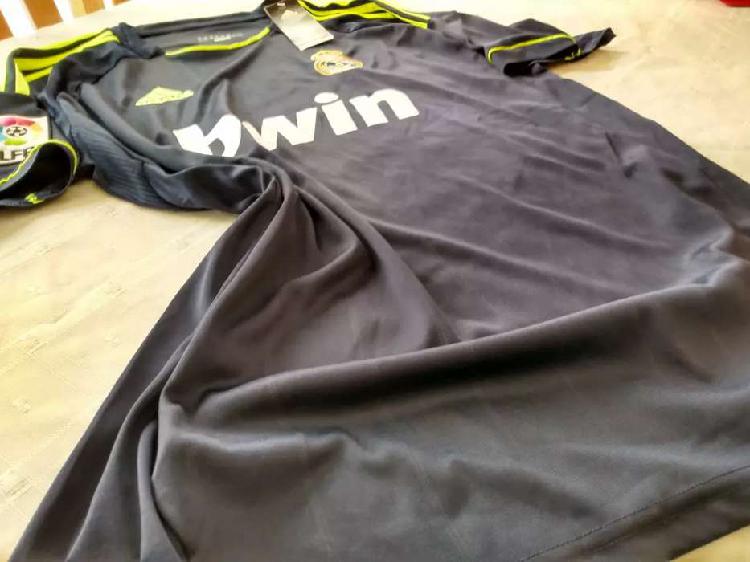 Camiseta Real Madrid nueva talle L