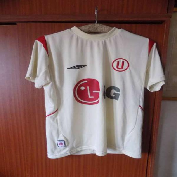 Camiseta de Universitario de Deportes Umbro 2004- 05 version