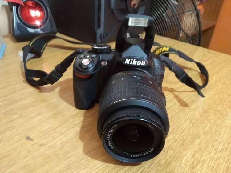 Cámara Nikon Réflex D3100 + Estuche Y Trípode De Regalo
