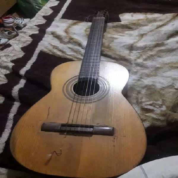 Guitarra antigua