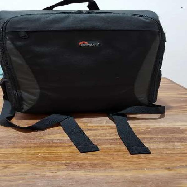 Mochila marca Lowepro para equipo fotográfico. Impecable