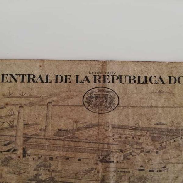 Par de billetes antiguos de República Dominicana
