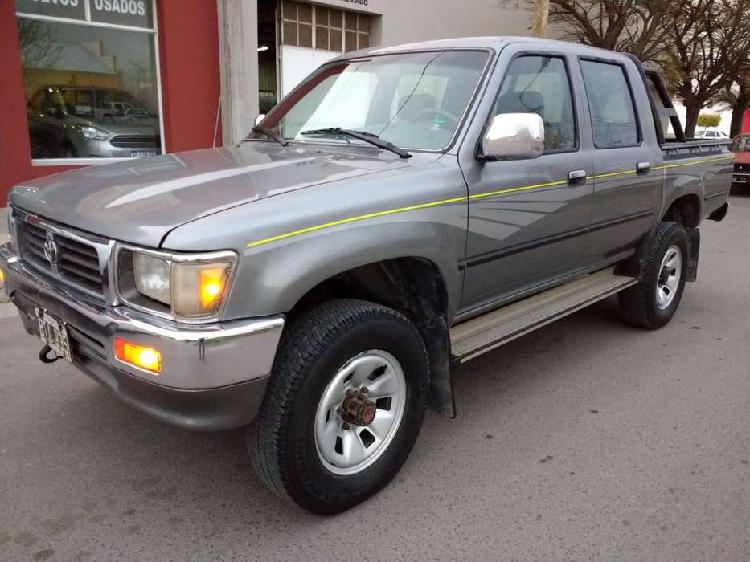 TOYOTA HILUX SR5 2.8 D 4x4