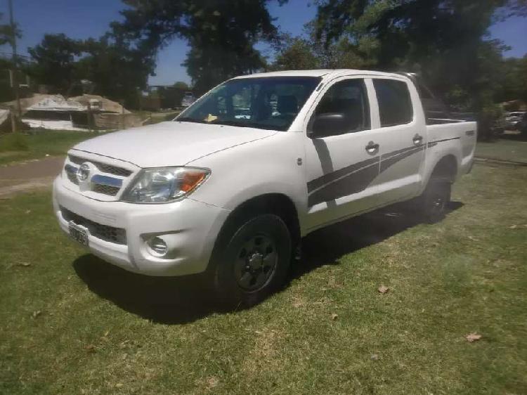 Toyota Hilux doble cabina 2.5 4x2