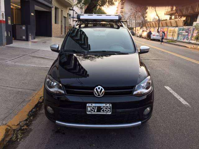 VOLKSWAGEN CROSSFOX 2013 TRENDLINE 1.6L NAFTA COLOR NEGRA