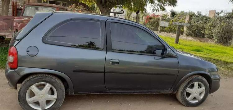 Vendo Corsa tres pueras