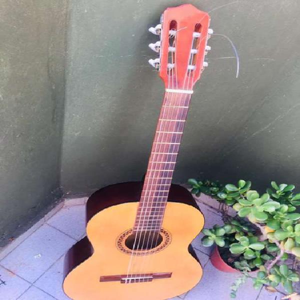 Vendo guitarra antigua casa nuñez