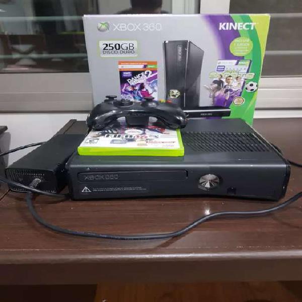 Xbox 360 slim original+ 1 joystick 250GB