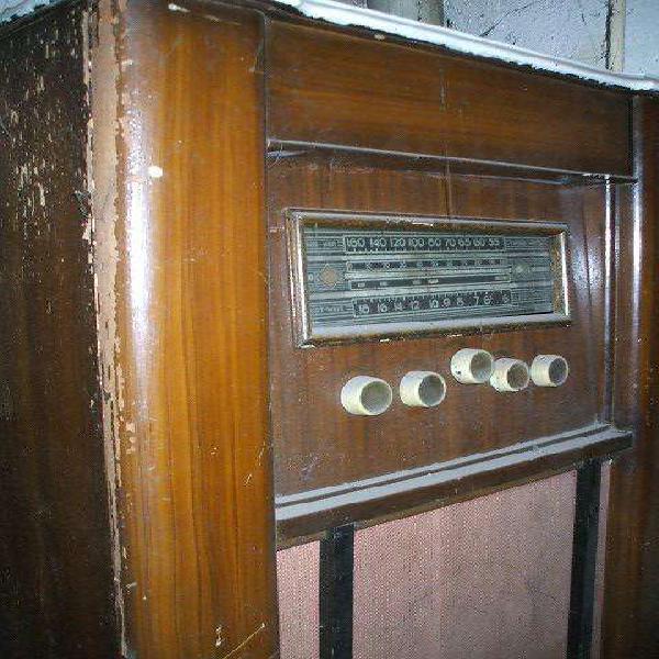 radio tocadiscos años 50 válvular completa original.hay