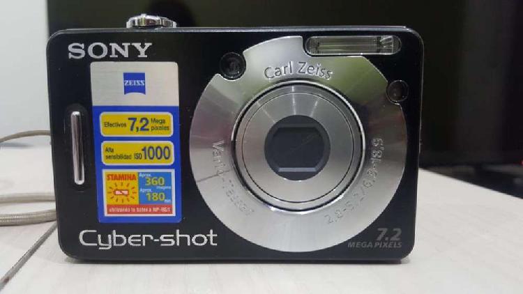 Camara de Fotos Sony Cyber-Shot DSC-W70 + Memory Stick