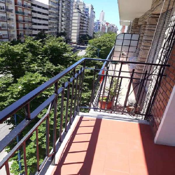 DEPTO 3 AMBIENTES CON DEPENDENCIA A LA CALLE