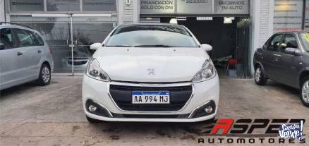 PEUGEOT 208 Feline 2017