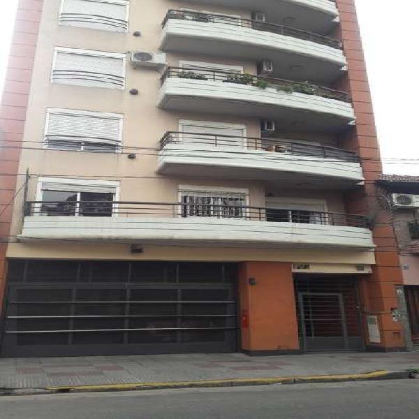 VENTA 3 AMB. SEMIPISO CON COCHERA FLORESTA