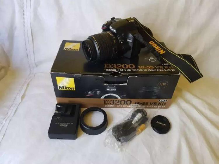 Vendo Urgente Camara Reflex Nikon D3200