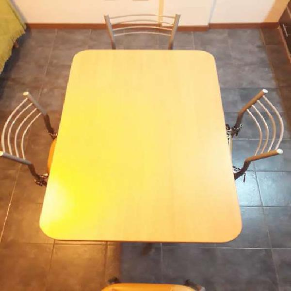 Mesa + 4 sillas para cocina/comedor