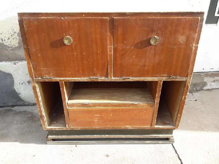 Mueble antiguo muy fuerte