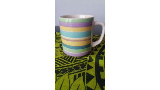 TAZA JARRO RAYAS COLORES PASTEL NUEVO ALTO 9 CM DIÁMETRO