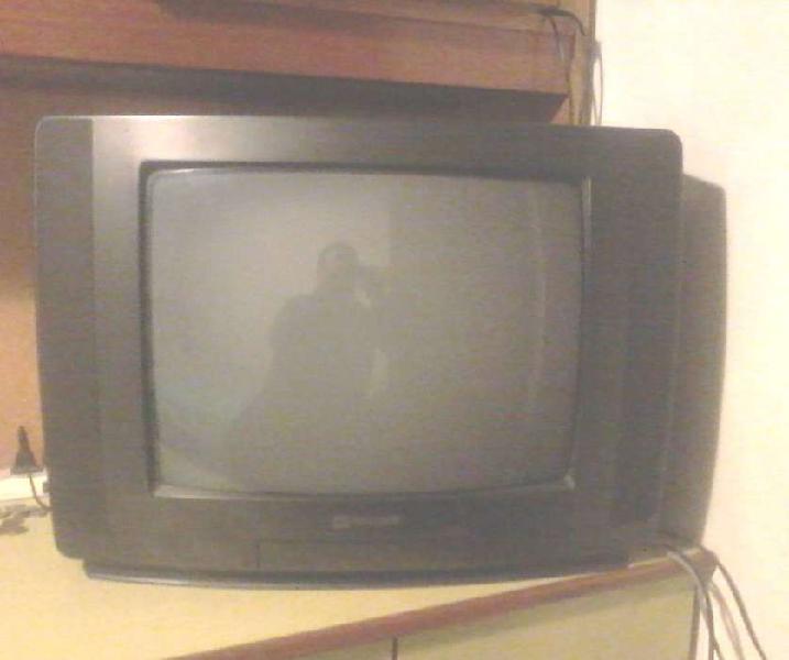 TV Hitachi 20 pulgadas